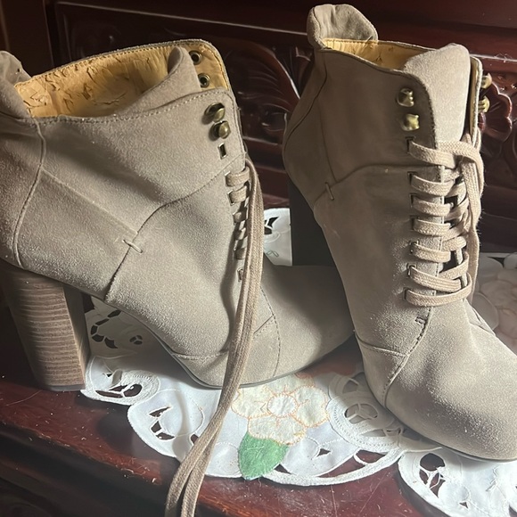 Nine West Shoes - Nine West chunky wooden heel boots
